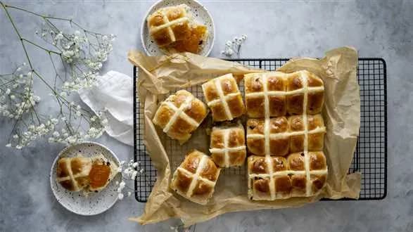 Słodkie wegańskie bułeczki Hot Cross Buns
