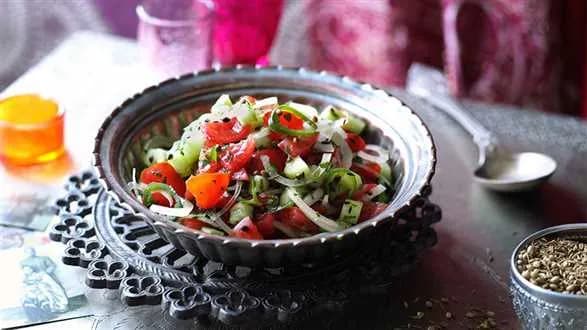 Chachumbar – indyjska sałatka z pomidorów i ogórków