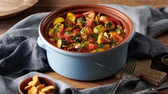 Wegetariańskie leczo z kurkami