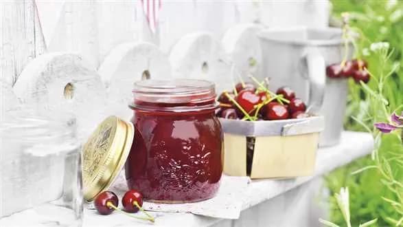 Dżem wiśniowy z imbirem i rumem