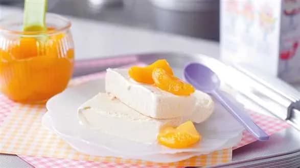 Parfait balsamiczny z duszonymi morelami z wanilią