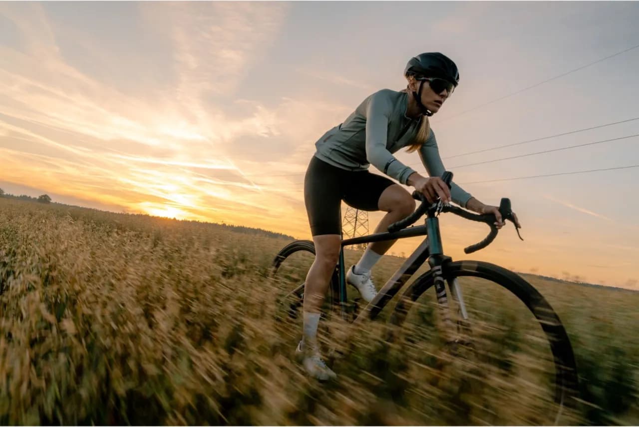 Rower crossowy czy gravel - który wybór jest lepszy dla Ciebie?