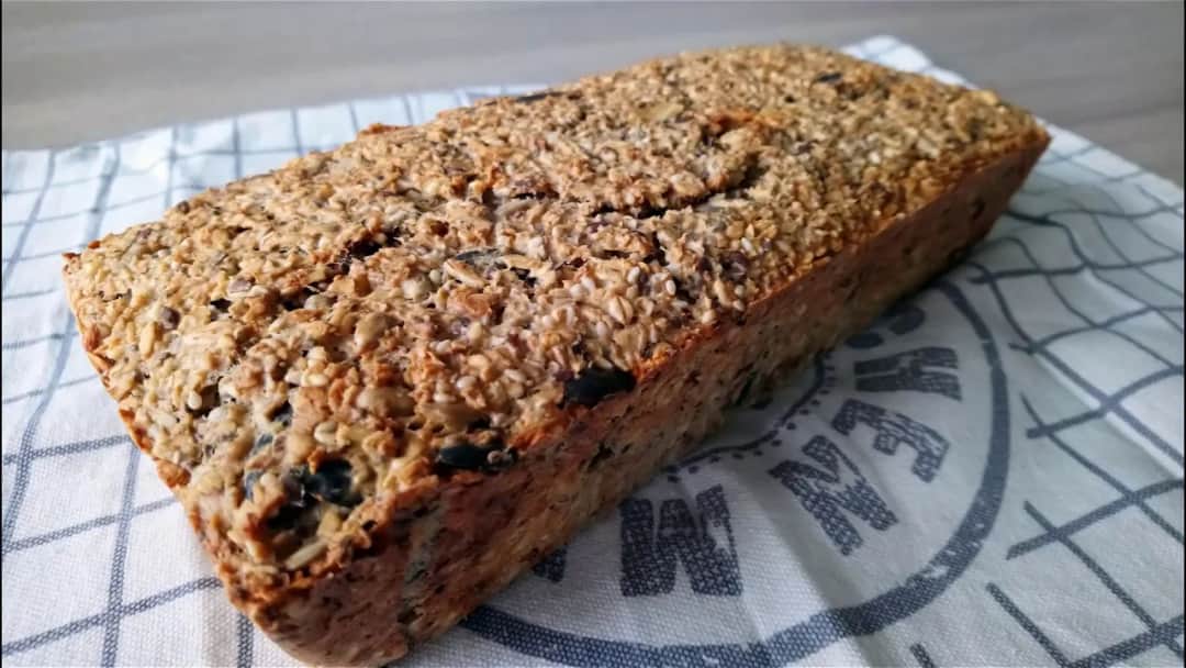 Zdrowy chleb bez wysiłku: Dietetyczny przepis prosto z domowej kuchni